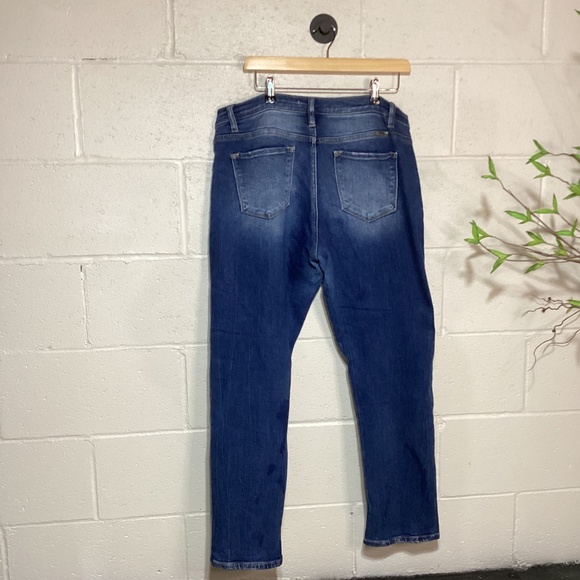 KanCan Mid-Rise Relaxed Fit | Size 29 | Medium Wash - Picture 3 of 3